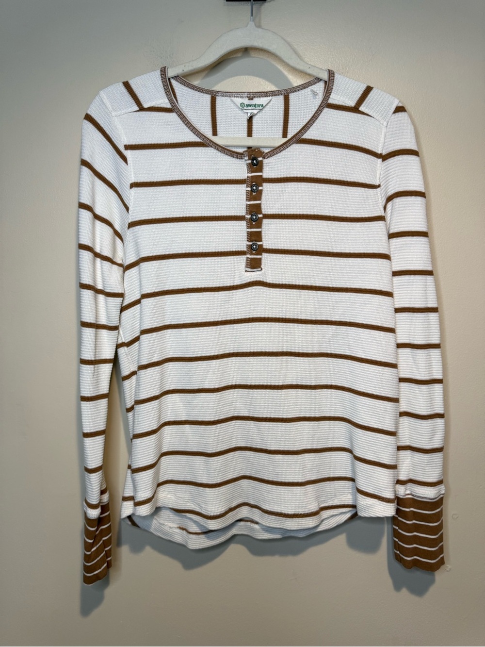 AVENTURA nicole striped henley shirt cardamom brown & ivory